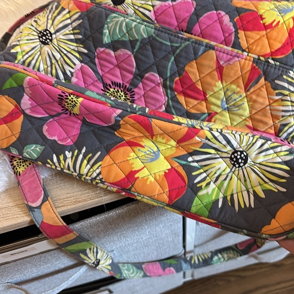 Vera Bradley Jazzy Blooms Print Messenger Bag Purse 🌼 - Picture 8 of 10